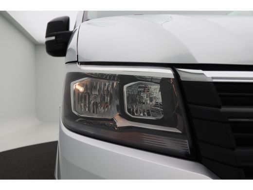 Volkswagen Crafter 35 2.0 TDI L3H3 DC Highline | Camera | Parkeersensoren | Airco | Cruise | Trekhaak | Ergo comfort... ActivLease financial lease