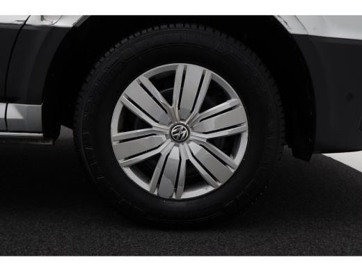 Volkswagen Crafter 35 2.0 TDI L3H3 DC Highline | Camera | Parkeersensoren | Airco | Cruise | Trekhaak | Ergo comfort... ActivLease financial lease