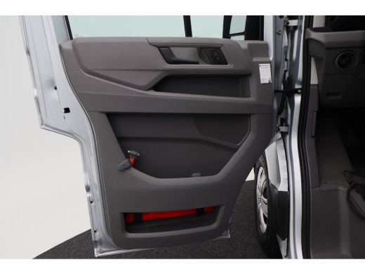 Volkswagen Crafter 35 2.0 TDI L3H3 DC Highline | Camera | Parkeersensoren | Airco | Cruise | Trekhaak | Ergo comfort... ActivLease financial lease