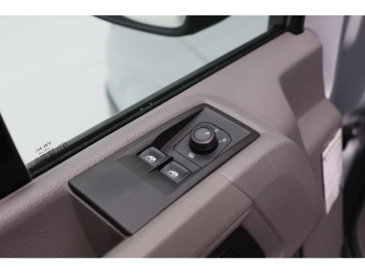 Volkswagen Crafter 35 2.0 TDI L3H3 DC Highline | Camera | Parkeersensoren | Airco | Cruise | Trekhaak | Ergo comfort... ActivLease financial lease