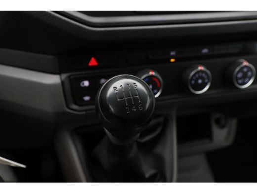 Volkswagen Crafter 35 2.0 TDI L3H3 DC Highline | Camera | Parkeersensoren | Airco | Cruise | Trekhaak | Ergo comfort... ActivLease financial lease