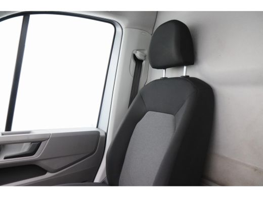 Volkswagen Crafter 35 2.0 TDI L3H3 DC Highline | Camera | Parkeersensoren | Airco | Cruise | Trekhaak | Ergo comfort... ActivLease financial lease