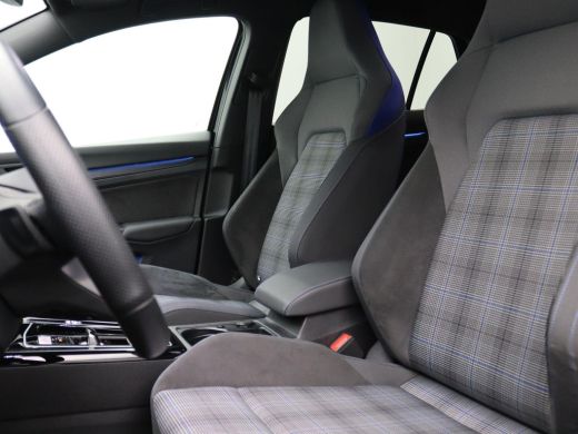 Volkswagen Golf 1.4 eHybrid GTE 245PK DSG full led, adaptive cruise, stuur-stoelverwarming, keyless, navigatie, 1... ActivLease financial lease