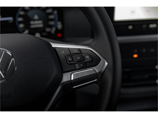 Volkswagen Transporter | 2024 | Life | L1 | Digitaal Display | Navi By App ActivLease financial lease