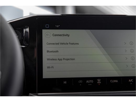 Volkswagen Transporter | 2024 | Life | L1 | Digitaal Display | Navi By App ActivLease financial lease