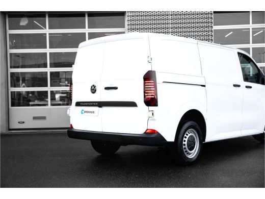 Volkswagen Transporter | 2024 | Life | L1 | Digitaal Display | Navi By App ActivLease financial lease