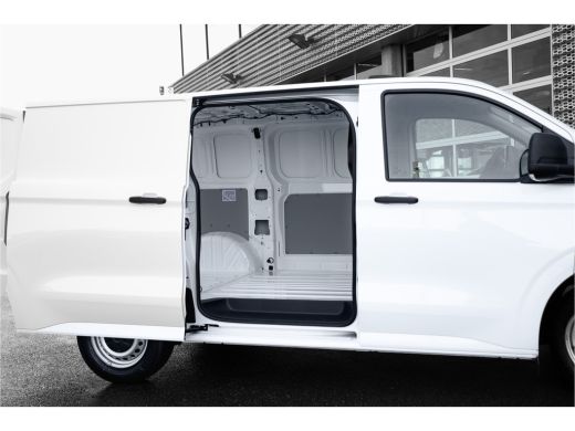 Volkswagen Transporter | 2024 | Life | L1 | Digitaal Display | Navi By App ActivLease financial lease