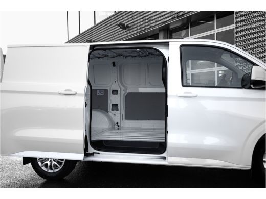 Volkswagen Transporter | 2024 | Style | L1 | Digitaal Display | Navi By App ActivLease financial lease