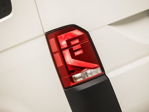 Volkswagen Transporter Kombi 2.0 TDI L1H1 (9 PERSOONS, LEDER, APPLE CARPLAY, GROOT NAVI, NIEUWE APK, ELEK RAMEN, CRUISE, TREKH... ActivLease financial lease