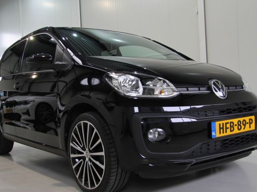 Volkswagen up! Active 5drs. Clima | Cruise | Camera | Vol! ActivLease financial lease