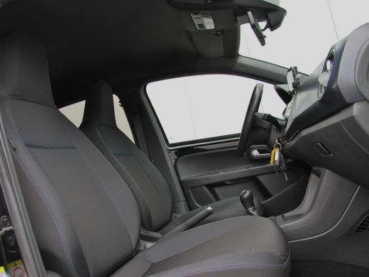 Volkswagen up! Active 5drs. Clima | Cruise | Camera | Vol! ActivLease financial lease