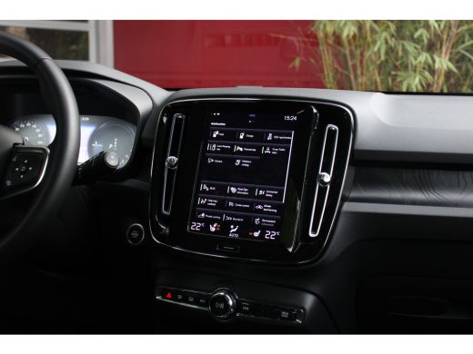Volvo  XC40 Volvo 1.5 T4 Plug-in hybrid Plus Dark | MY23! | Camera | Adaptive Cruise | Dodehoeksensoren | Stu... ActivLease financial lease