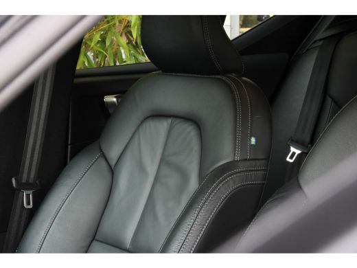 Volvo  XC40 Volvo 1.5 T4 Plug-in hybrid Plus Dark | MY23! | Camera | Adaptive Cruise | Dodehoeksensoren | Stu... ActivLease financial lease