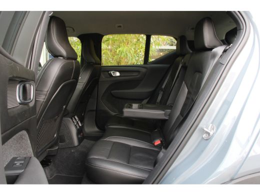 Volvo  XC40 Volvo 1.5 T4 Plug-in hybrid Plus Dark | MY23! | Camera | Adaptive Cruise | Dodehoeksensoren | Stu... ActivLease financial lease