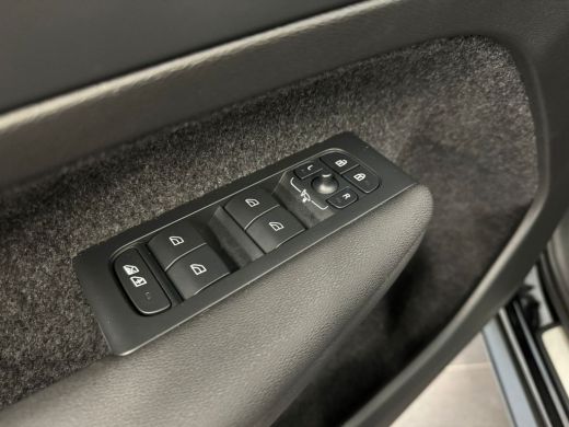 Volvo  XC40 Recharge Core 70 kWh | Climate Pack | Getint glas | Camera | Stoel/stuur verw. | Acteruitrijcam. ... ActivLease financial lease