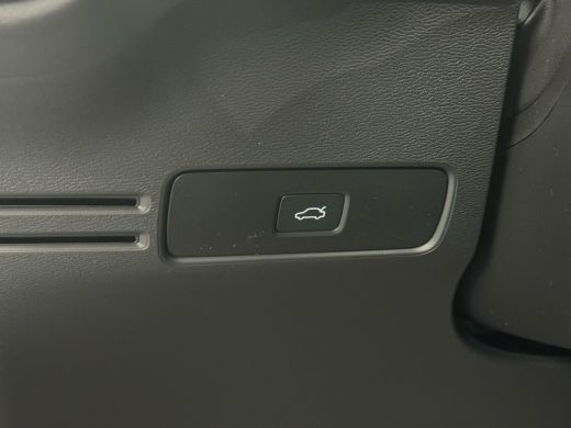 Volvo  XC40 Volvo Single Motor Extended Range Plus 82 kWh | Achteruitrijcamera | Apple Carplay/Android Auto|t... ActivLease financial lease