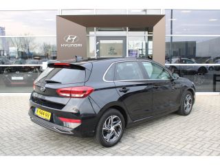 Hyundai i30 1.5 T-GDi MHEV Premium | Achteruitrijcamera | Keyless entry | Parkeersensor voor