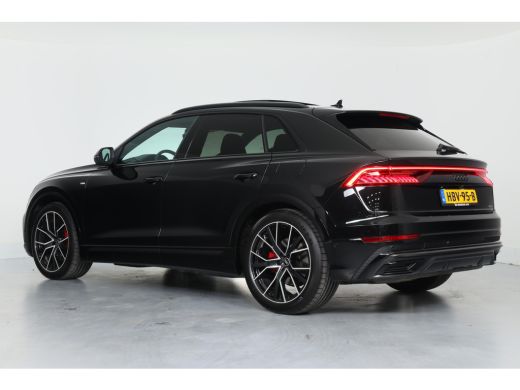 Audi Q8 60 TFSI e quattro Pro Line S Competition | Valcona | Panoramadak | Carbon | HUD | Trekhaak | Pano... ActivLease financial lease