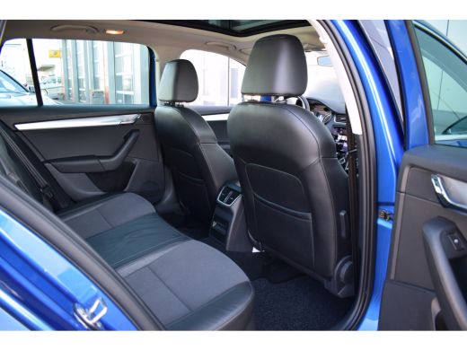 Skoda Octavia Combi 1.0 TSI Greentech Ambition Business | Automaat | Pano | CarPlay | Half Leer ActivLease financial lease