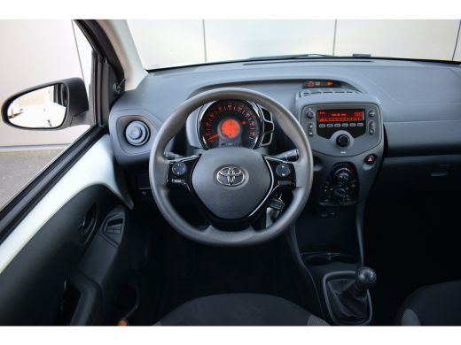 Toyota Aygo 1.0 VVT-i x-fun | Airco | Cruise | Elektrische Ramen ActivLease financial lease