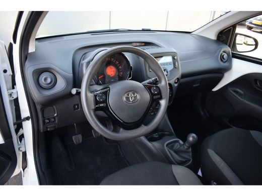 Toyota Aygo 1.0 VVT-i x-fun | Airco | Cruise | Elektrische Ramen ActivLease financial lease