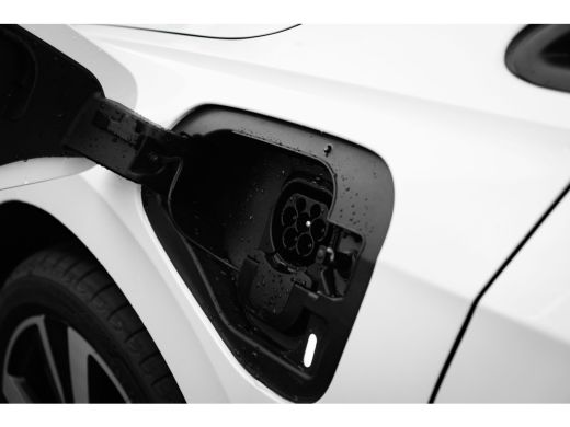 Volkswagen Golf 1.5 eHybrid Life Edition ActivLease financial lease