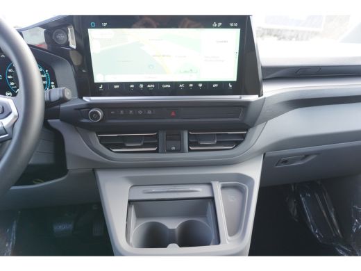 Volkswagen Transporter 2.0 TDI L1H1 28 Bulli 2.0 TDI L1H1 28 Bulli 150 pk Aut., Climatronic, Alarm, Navigatie, LED verli... ActivLease financial lease