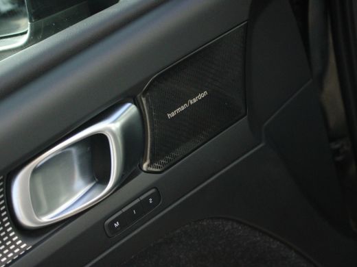 Volvo  XC40 2.0 T5 AWD R-Design CAMERA | HARMAN KARDON | PANO | STOELVERW | AFN TREKHAAK | ActivLease financial lease