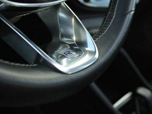 Volvo  XC40 2.0 T5 AWD R-Design CAMERA | HARMAN KARDON | PANO | STOELVERW | AFN TREKHAAK | ActivLease financial lease