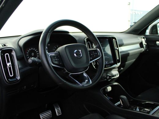 Volvo  XC40 2.0 T5 AWD R-Design CAMERA | HARMAN KARDON | PANO | STOELVERW | AFN TREKHAAK | ActivLease financial lease