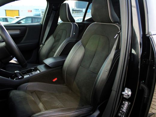 Volvo  XC40 2.0 T5 AWD R-Design CAMERA | HARMAN KARDON | PANO | STOELVERW | AFN TREKHAAK | ActivLease financial lease