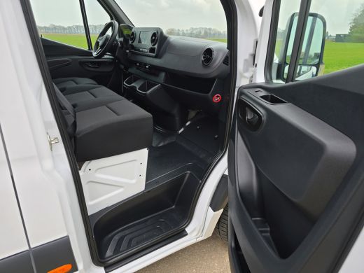 Mercedes Sprinter 317 CDI L2 H2 RWD - AUTOMAAT - 170 Pk - Euro 6 - MBUX - ParkeerCamera - StoelVerwarming ActivLease financial lease