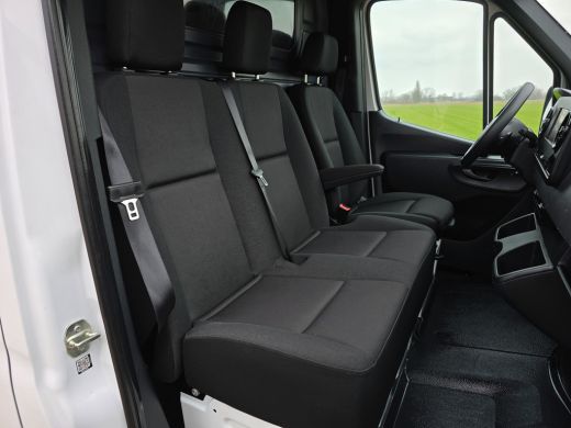Mercedes Sprinter 317 CDI L2 H2 RWD - AUTOMAAT - 170 Pk - Euro 6 - MBUX - ParkeerCamera - StoelVerwarming ActivLease financial lease