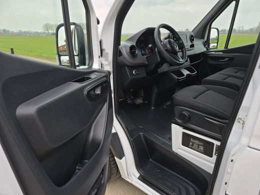 Mercedes Sprinter 317 CDI L2 H2 RWD - AUTOMAAT - 170 Pk - Euro 6 - MBUX - ParkeerCamera - StoelVerwarming ActivLease financial lease