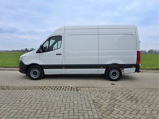 Mercedes Sprinter 317 CDI L2 H2 RWD - AUTOMAAT - 170 Pk - Euro 6 - MBUX - ParkeerCamera - StoelVerwarming ActivLease financial lease
