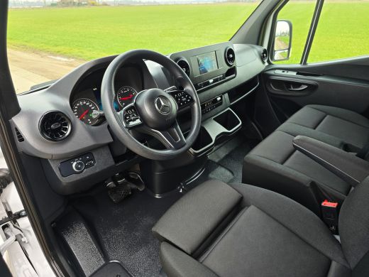 Mercedes Sprinter 317 CDI L2 H2 RWD - AUTOMAAT - 170 Pk - Euro 6 - MBUX - ParkeerCamera - StoelVerwarming ActivLease financial lease