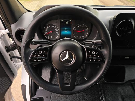 Mercedes Sprinter 317 CDI L2 H2 RWD - AUTOMAAT - 170 Pk - Euro 6 - MBUX - ParkeerCamera - StoelVerwarming ActivLease financial lease