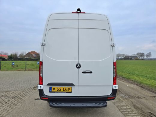 Mercedes Sprinter 317 CDI L2 H2 RWD - AUTOMAAT - 170 Pk - Euro 6 - MBUX - ParkeerCamera - StoelVerwarming ActivLease financial lease