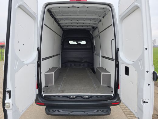 Mercedes Sprinter 317 CDI L2 H2 RWD - AUTOMAAT - 170 Pk - Euro 6 - MBUX - ParkeerCamera - StoelVerwarming ActivLease financial lease