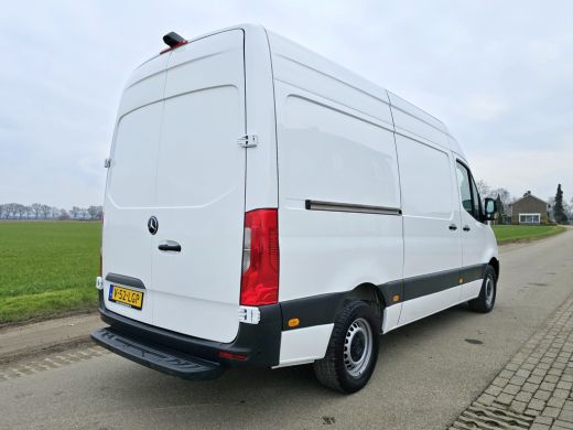 Mercedes Sprinter 317 CDI L2 H2 RWD - AUTOMAAT - 170 Pk - Euro 6 - MBUX - ParkeerCamera - StoelVerwarming ActivLease financial lease