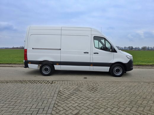 Mercedes Sprinter 317 CDI L2 H2 RWD - AUTOMAAT - 170 Pk - Euro 6 - MBUX - ParkeerCamera - StoelVerwarming ActivLease financial lease