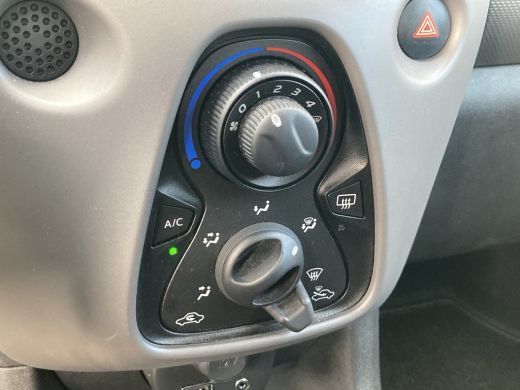 Peugeot 108 Peugeot Active Airco/ Breedstralers voor / centrale vergrendeling ActivLease financial lease