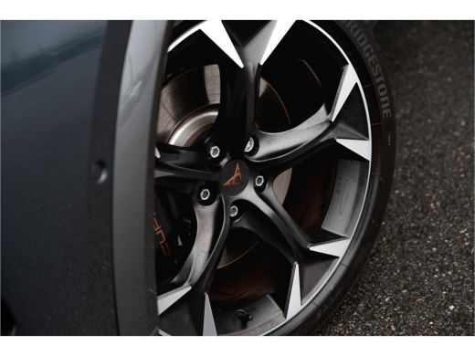 Seat Formentor 1.4 e-Hybrid VZ Performance 245 pk | Carplay | Stoel- en stuurverwarming | Camera ActivLease financial lease
