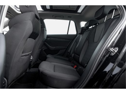 Skoda Octavia Combi 1.4 TSI iV PHEV Business Edition 204 pk | Panoramadak | Camera | Carplay ActivLease financial lease
