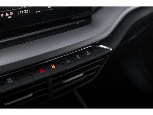 Skoda Octavia Combi 1.4 TSI iV PHEV Business Edition 204 pk | Panoramadak | Camera | Carplay ActivLease financial lease