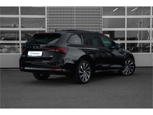 Skoda Octavia Combi 1.4 TSI iV PHEV Business Edition 204 pk | Panoramadak | Camera | Carplay ActivLease financial lease