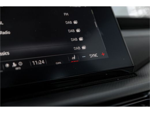 Skoda Octavia Combi 1.4 TSI iV PHEV Business Edition 204 pk | Panoramadak | Camera | Carplay ActivLease financial lease
