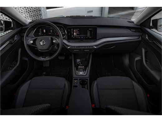 Skoda Octavia Combi 1.4 TSI iV PHEV Business Edition 204 pk | Panoramadak | Camera | Carplay ActivLease financial lease
