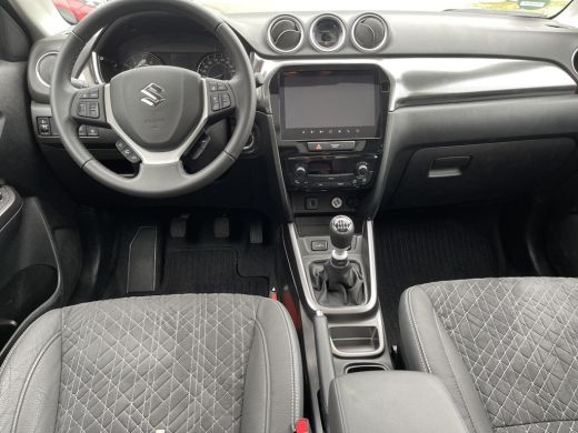 Suzuki Vitara 1.4 Boosterjet Style Smart Hybrid Stoelverwarming | Apple CarPlay & Android Auto | Navigatiesyste... ActivLease financial lease
