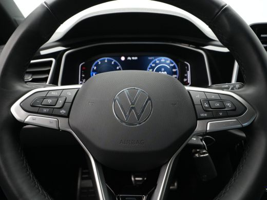 Volkswagen T-Roc 1.5 TSI 150pk DSG R-Line Navi via App Pdc Clima Lm Velgen 301 ActivLease financial lease